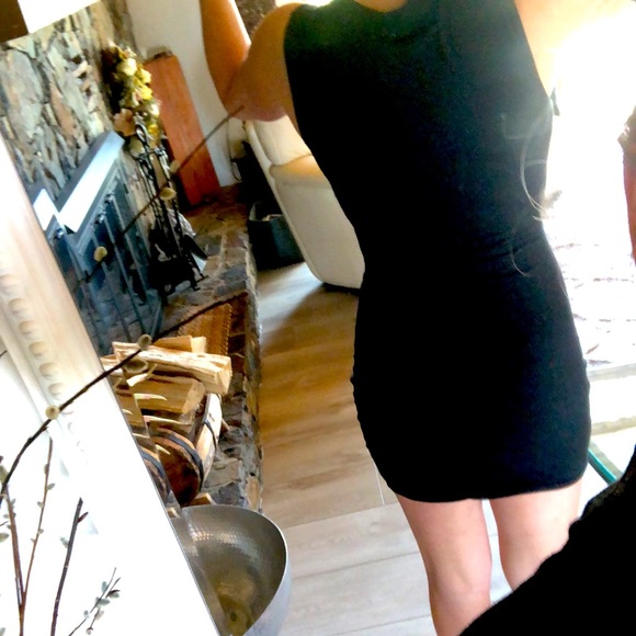 Volcom Tie Dress. Super cute t-shirt dress. Great for the beach. - Picture 3 of 3